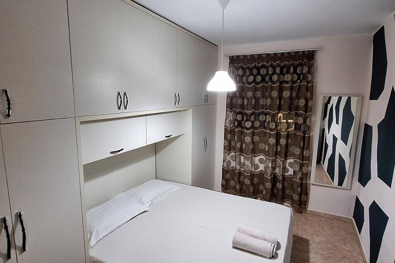 Promenade Apartment In City Centre Berat Zewnętrze zdjęcie